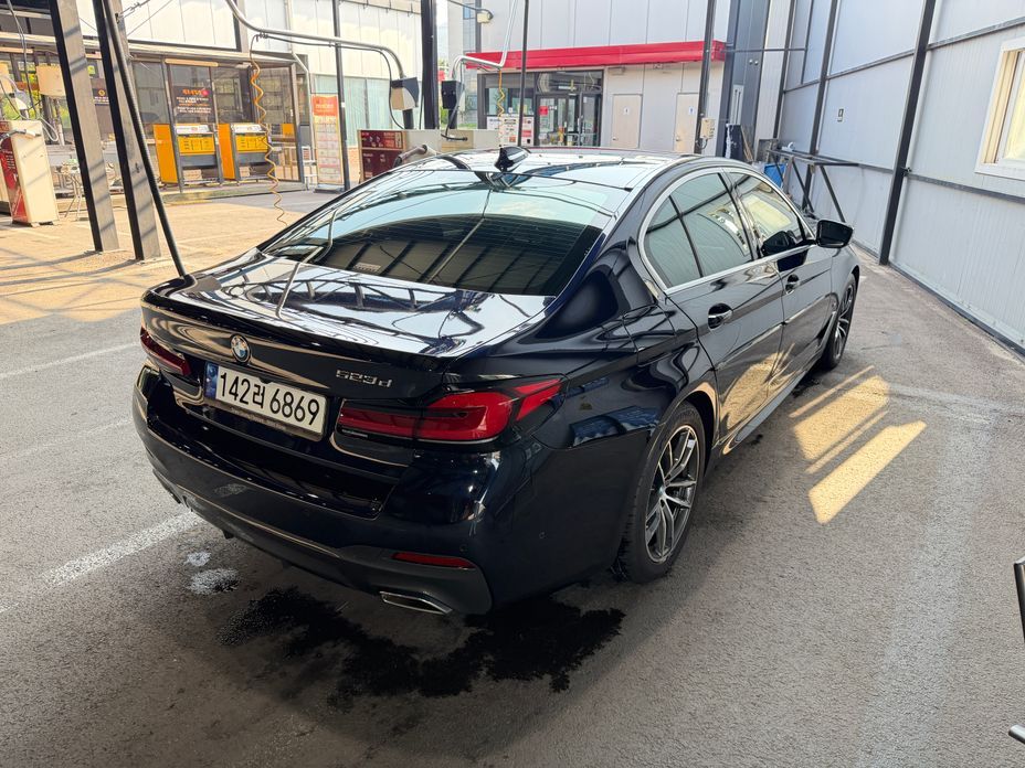 BMW 5-Series