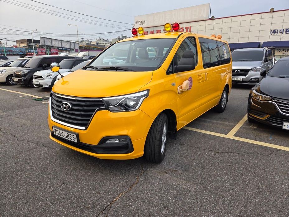 Hyundai Starex