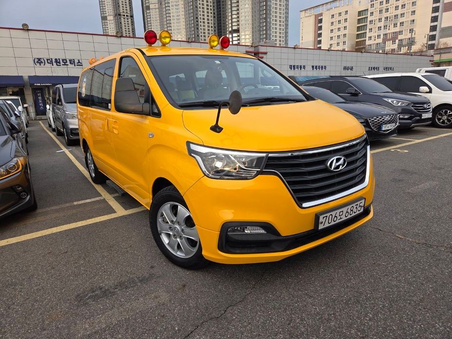 Hyundai Starex