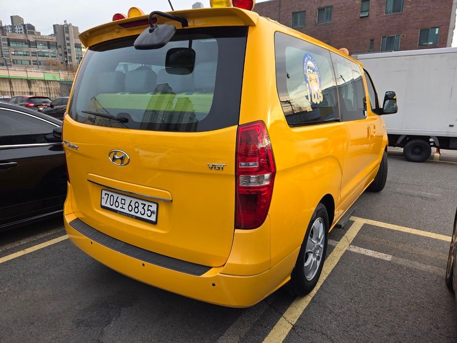 Hyundai Starex