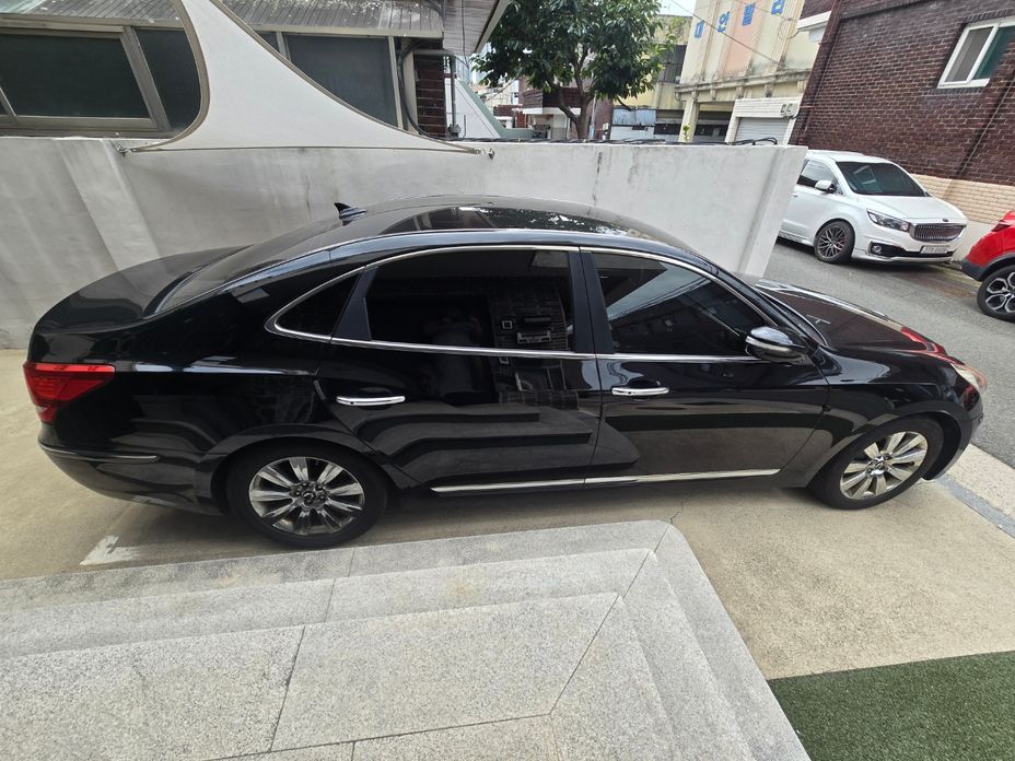 Hyundai Equus