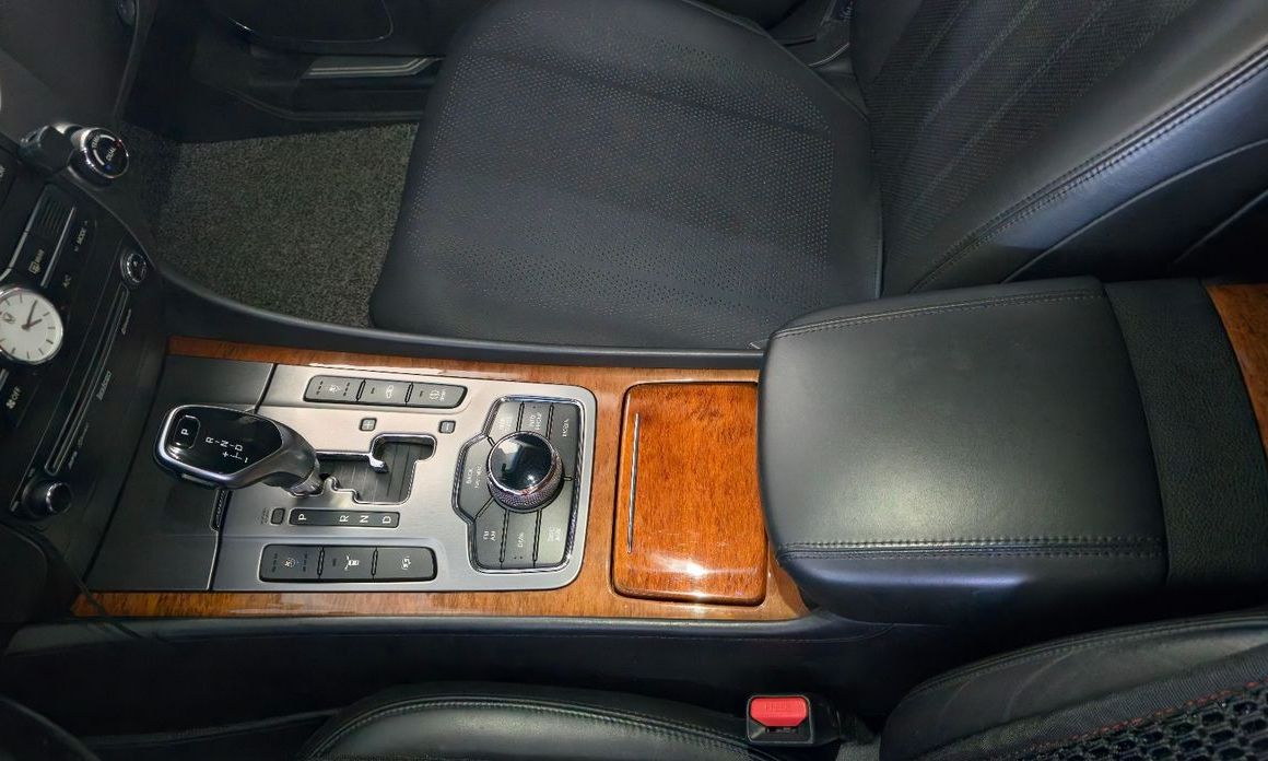 Hyundai Equus