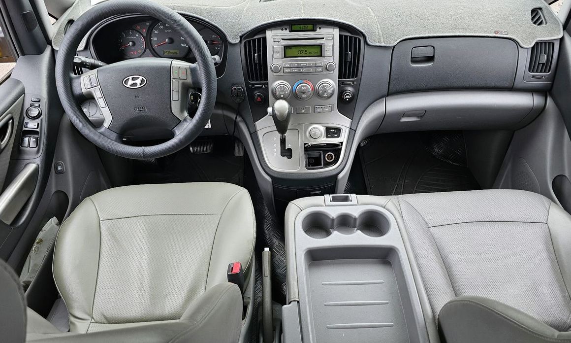 Hyundai Starex