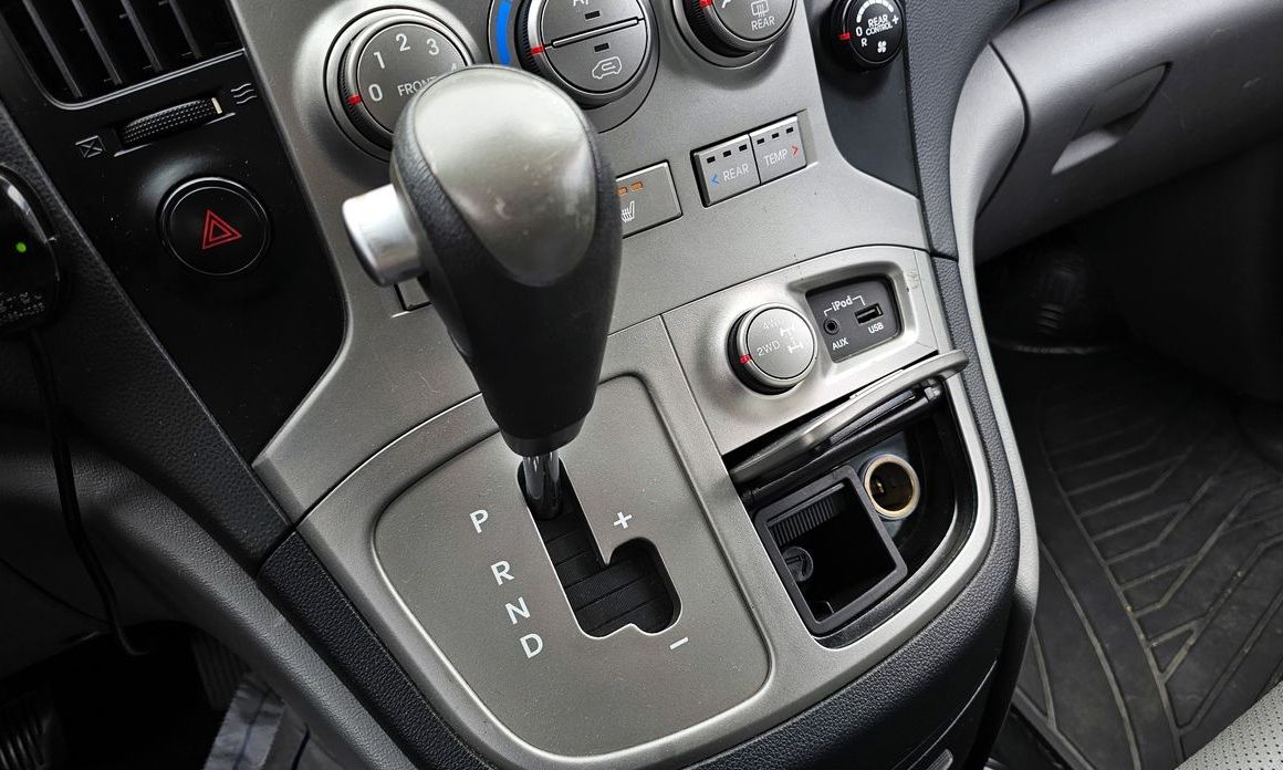 Hyundai Starex