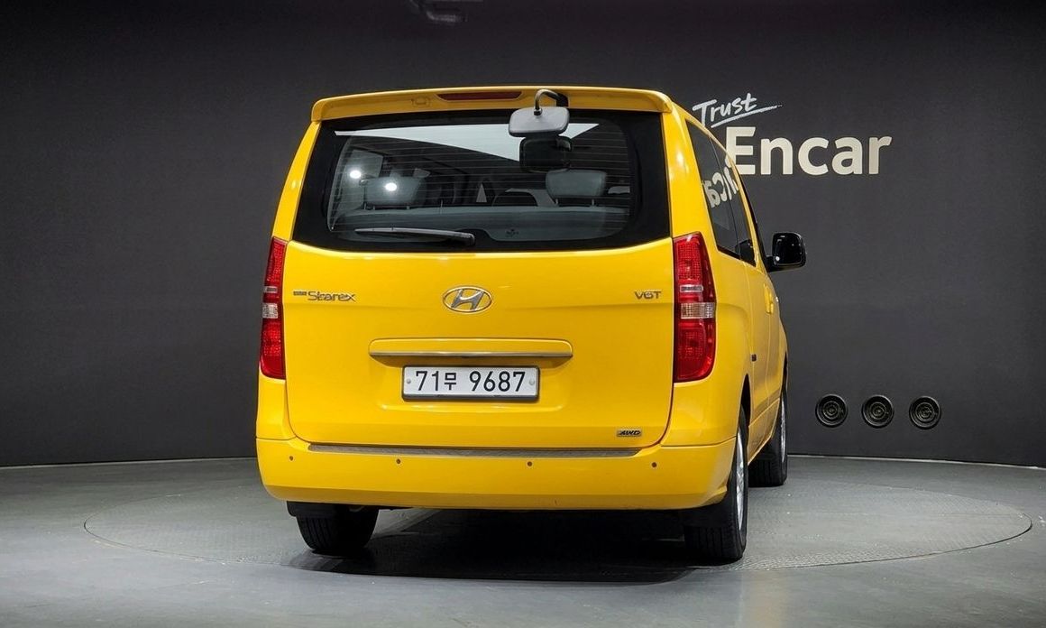Hyundai Starex