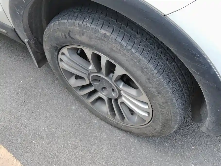 Qoros Qoros 5