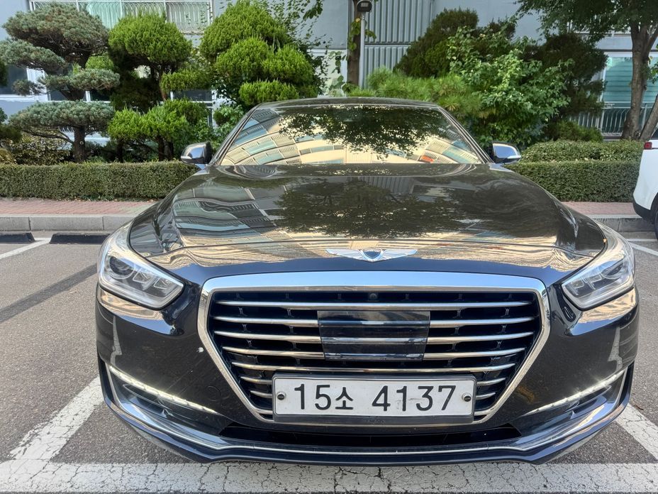 Genesis EQ900
