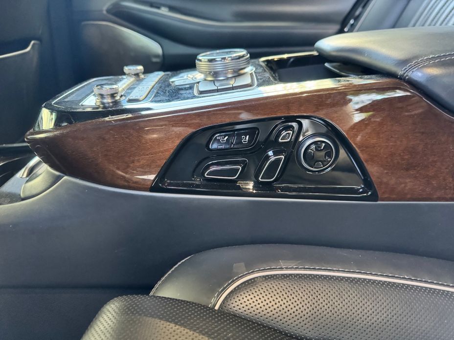 Genesis EQ900