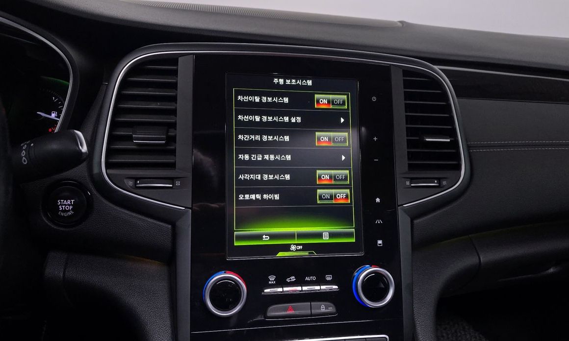 Renault SM6