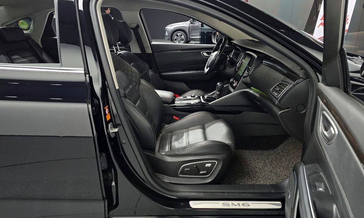 Renault SM6