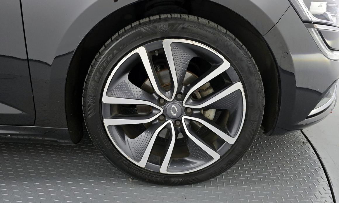Renault SM6