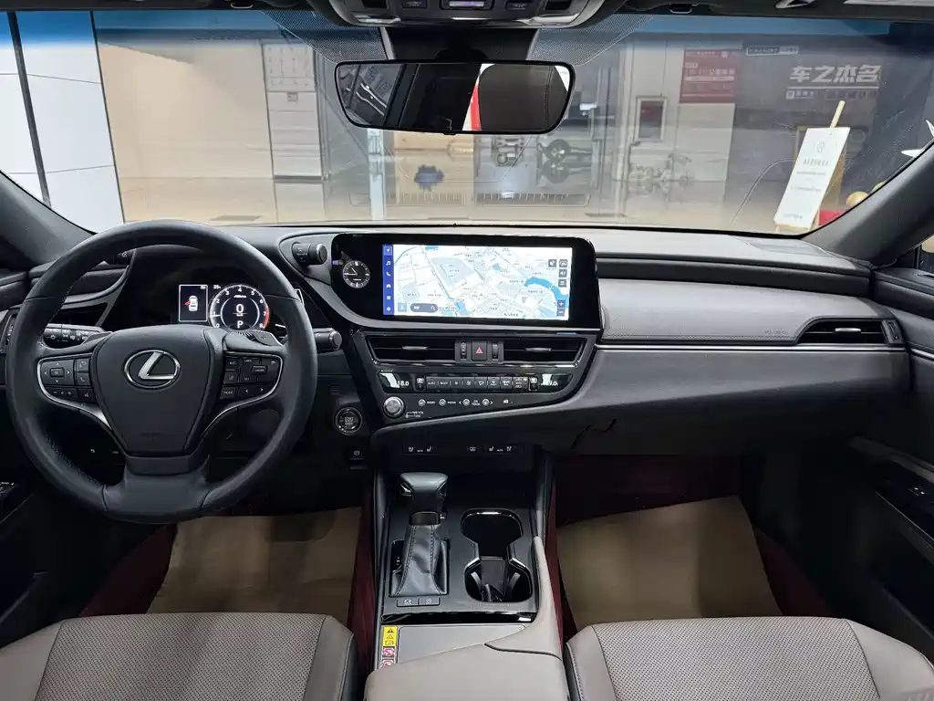 Lexus ES