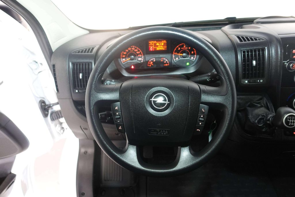 Opel Movano