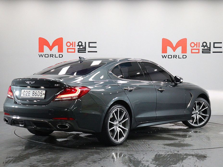 Genesis G70