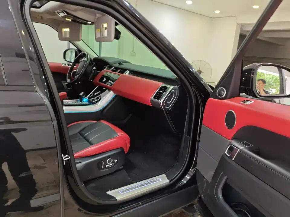 Land Rover Sport