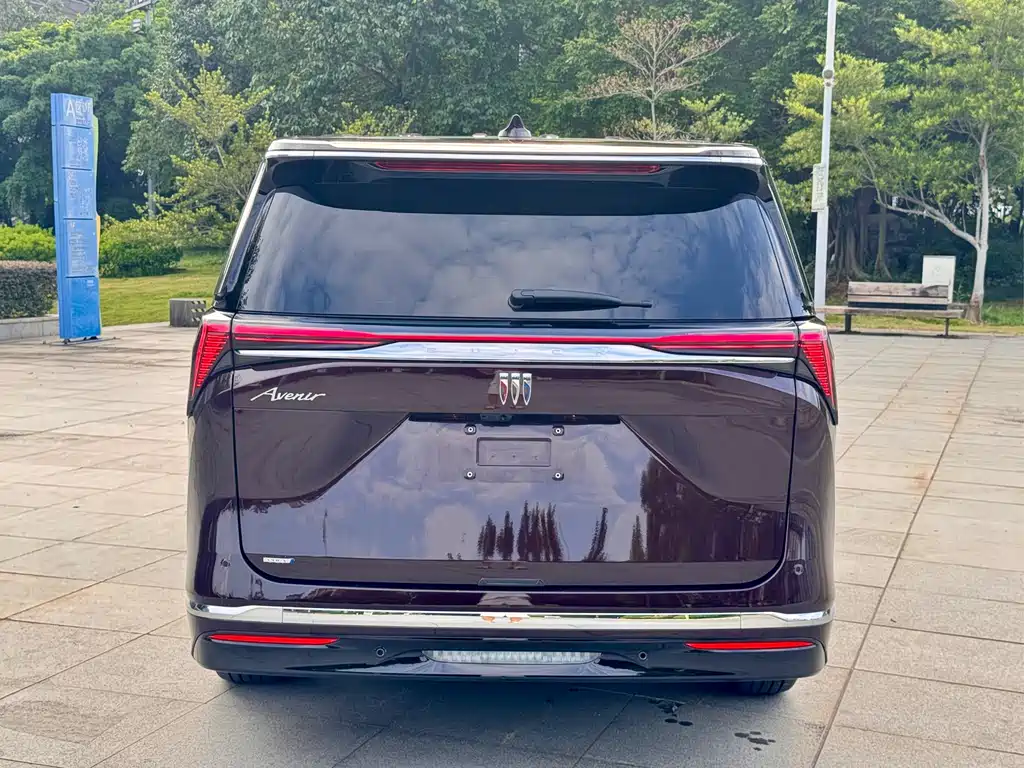 Buick GL8 Hybrid