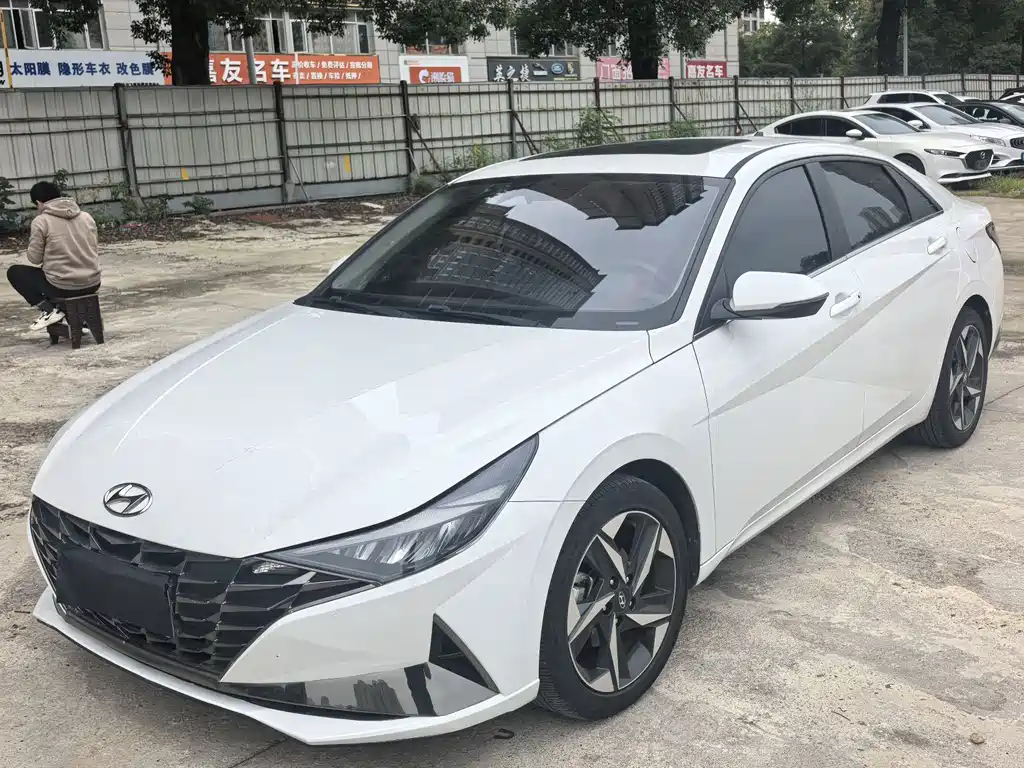 Hyundai Elantra