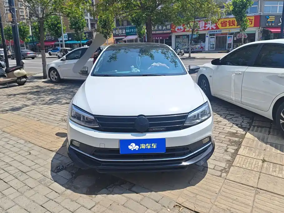 Volkswagen Sagitar