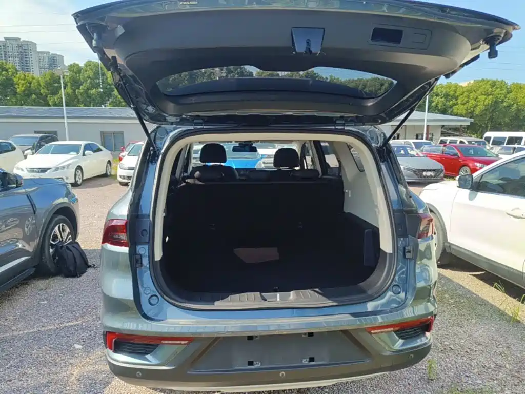 Geely Haoyue