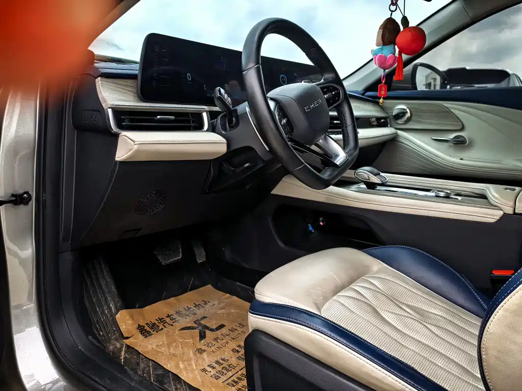 Chery Arrizo 8