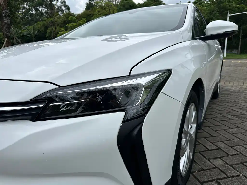 Buick Velite 6