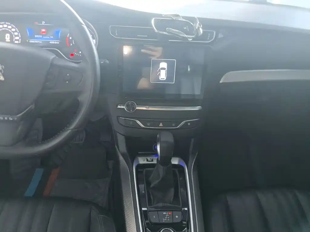 Peugeot 408