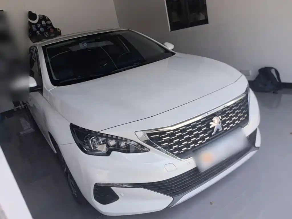 Peugeot 408