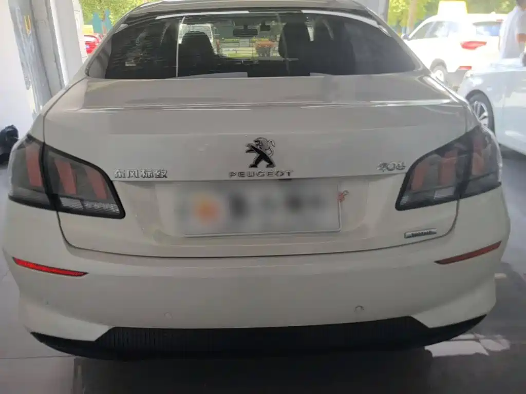 Peugeot 408