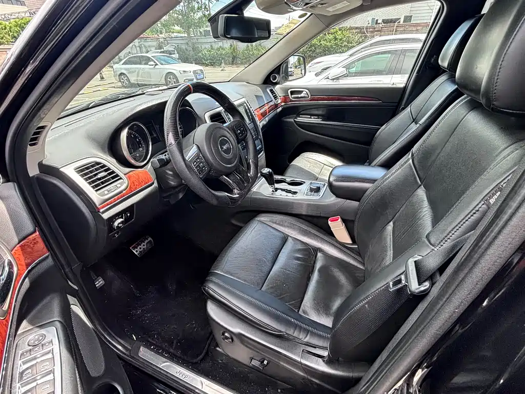 Jeep Grand Cherokee (Import)