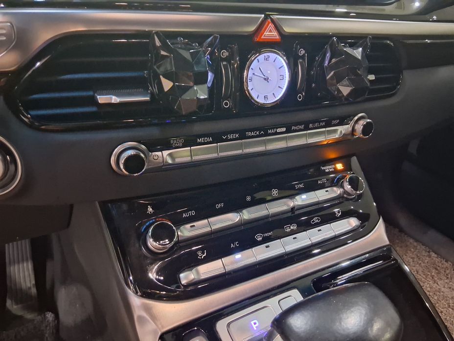 Genesis EQ900