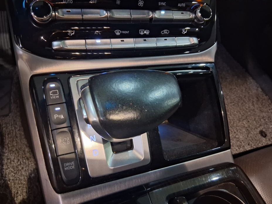 Genesis EQ900