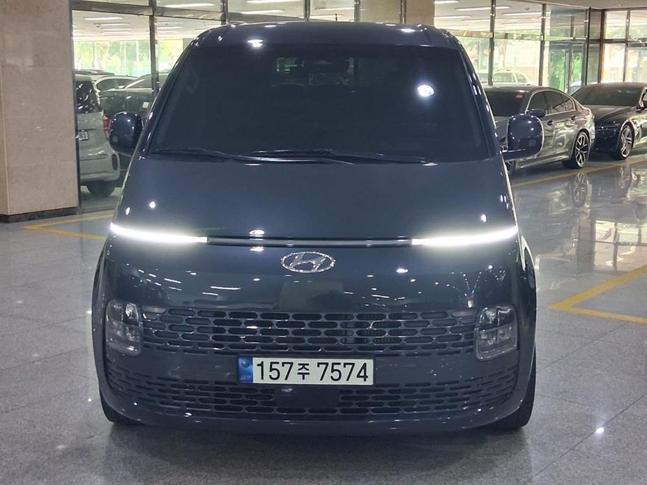Hyundai Staria