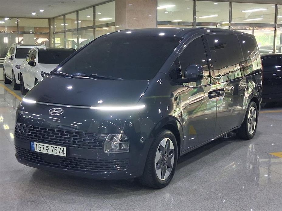 Hyundai Staria