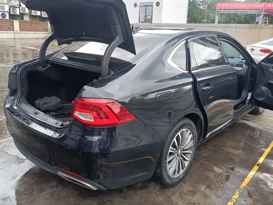 GAC Motor Trumpchi GA8