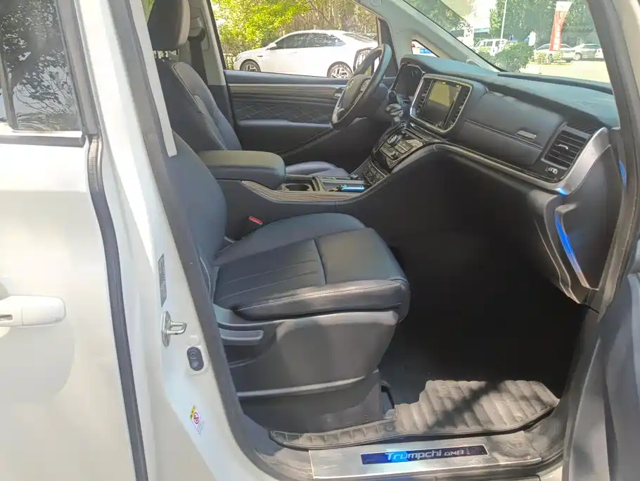 GAC Motor Trumpchi M8