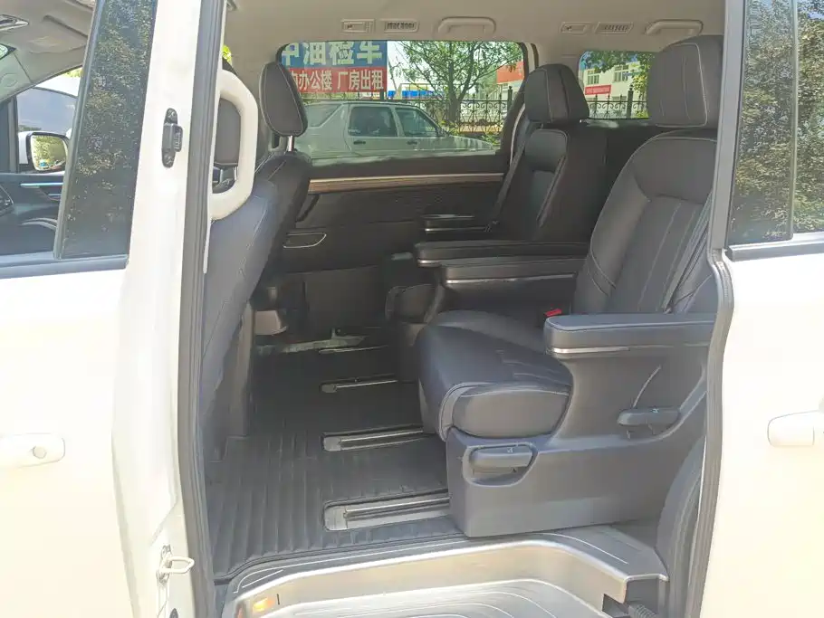 GAC Motor Trumpchi M8