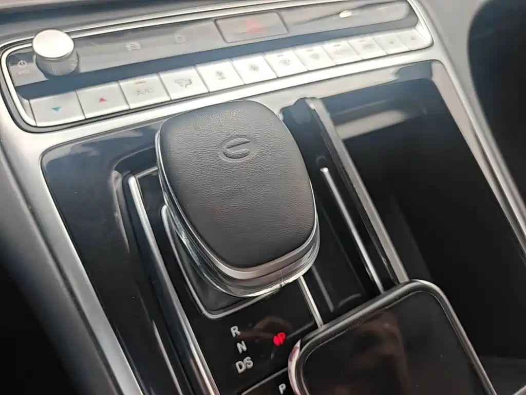 GAC Motor Trumpchi M8