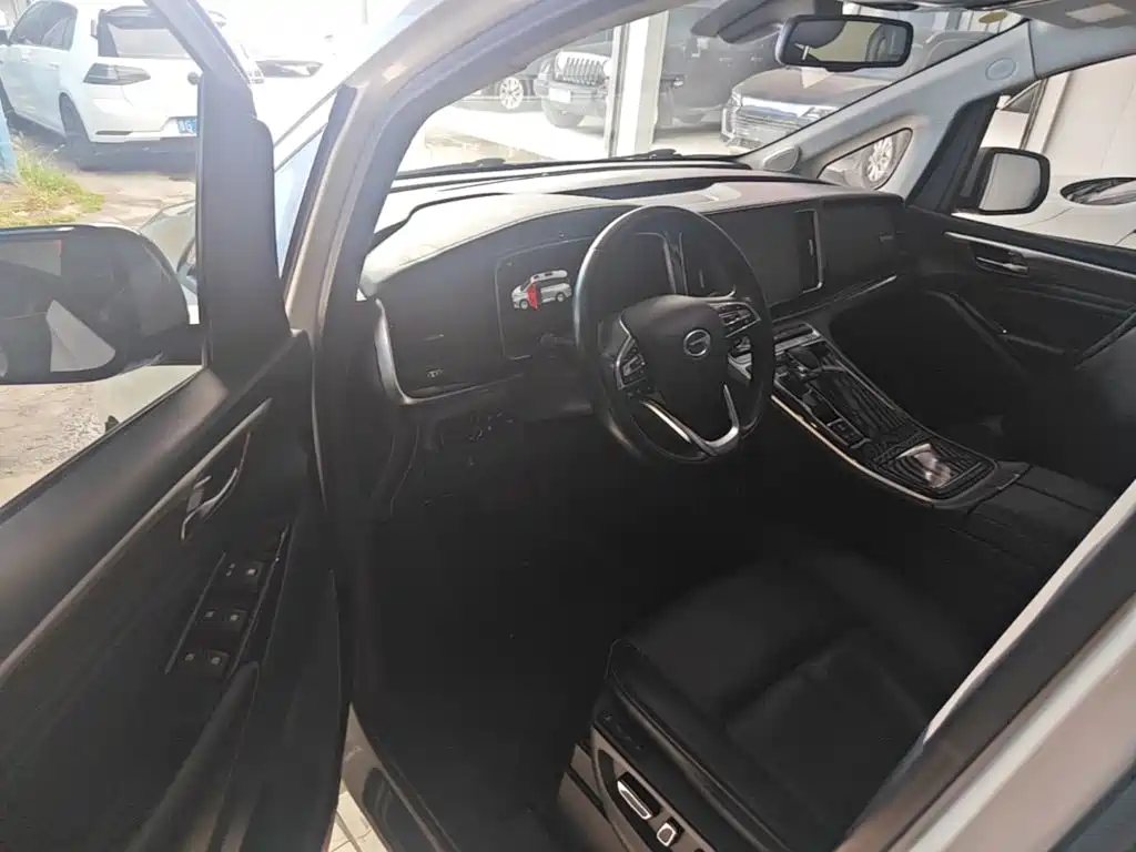 GAC Motor Trumpchi M8