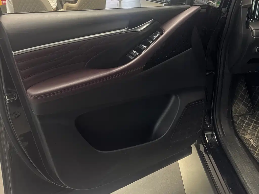 GAC Motor Trumpchi M8