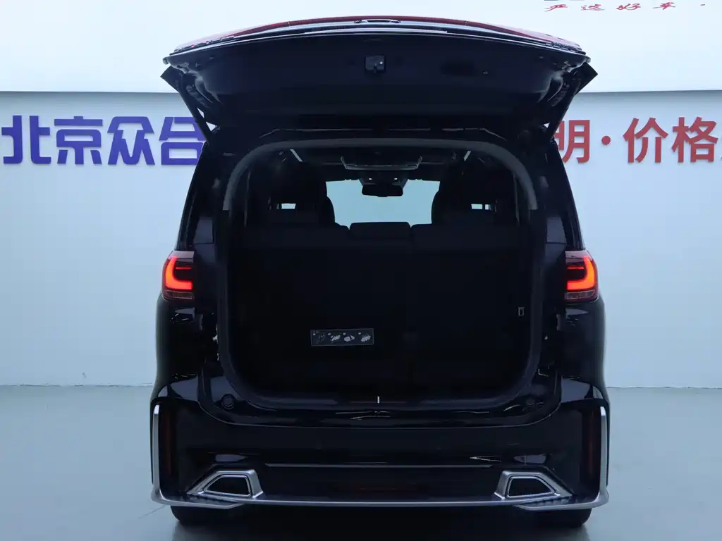 GAC Motor Trumpchi M8