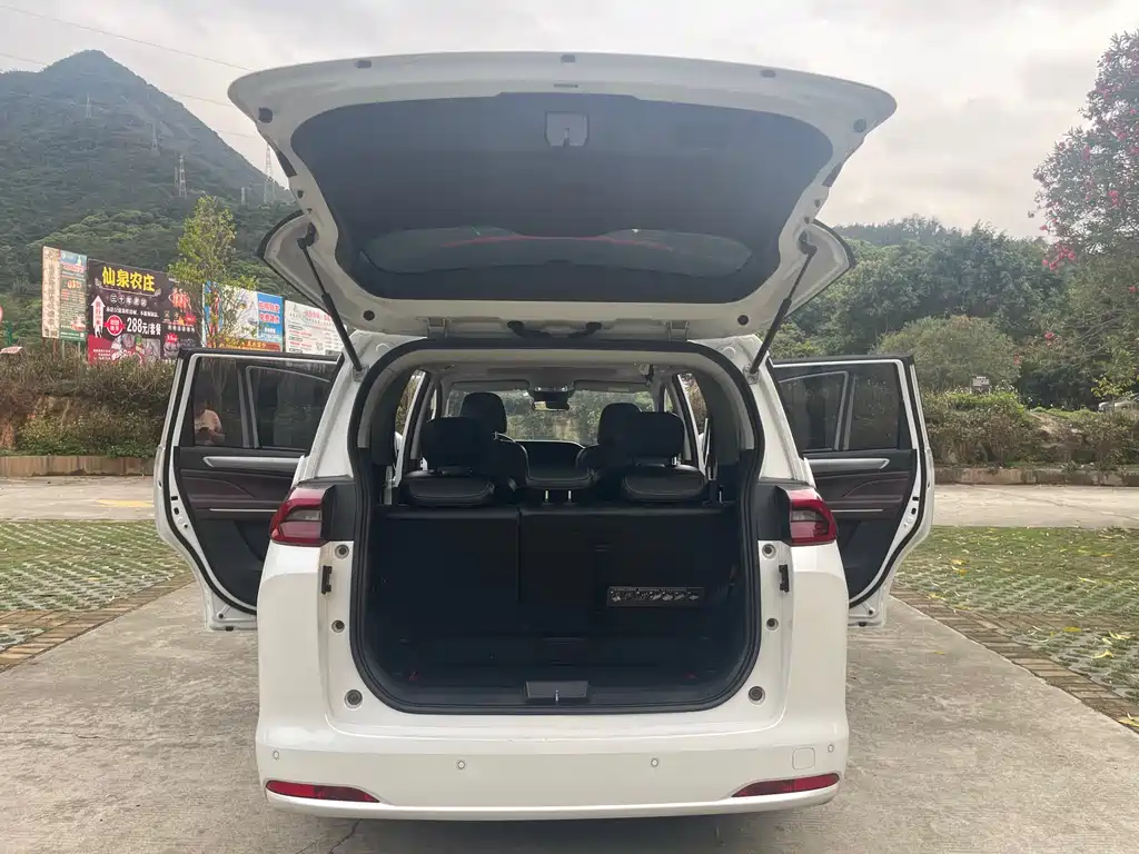 GAC Motor Trumpchi M6