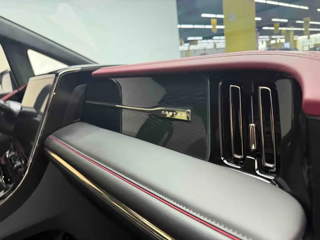 GAC Motor Trumpchi M8