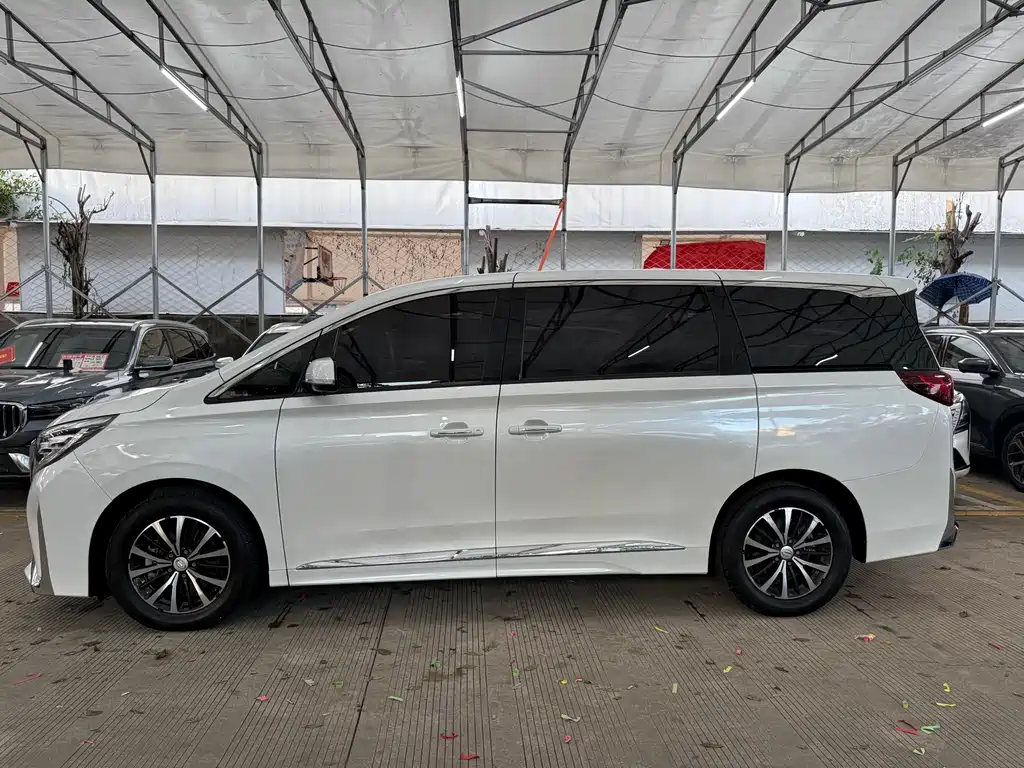 GAC Motor Trumpchi M8