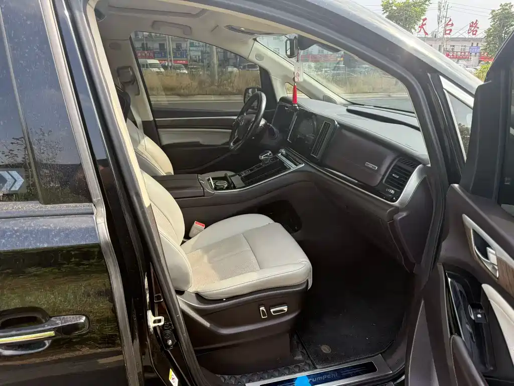 GAC Motor Trumpchi M8