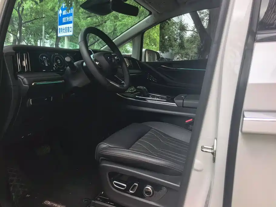 GAC Motor Trumpchi M8