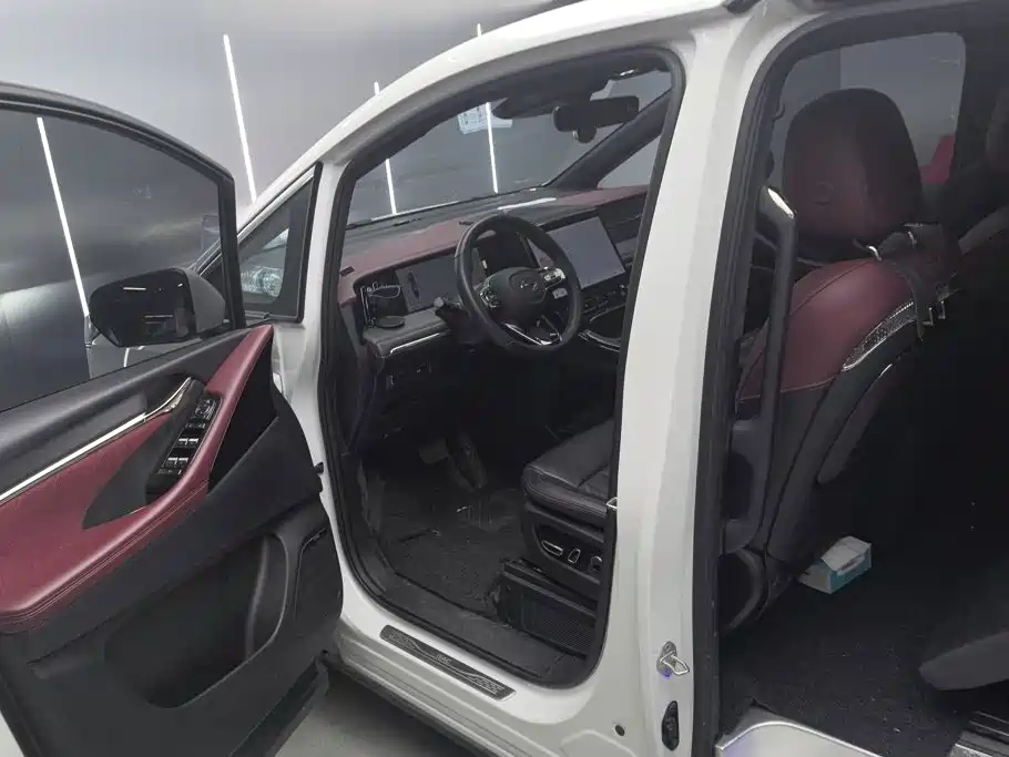 GAC Motor Trumpchi M8