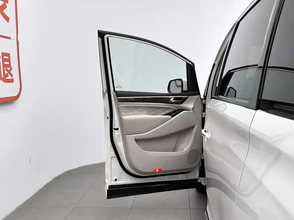 GAC Motor Trumpchi M8