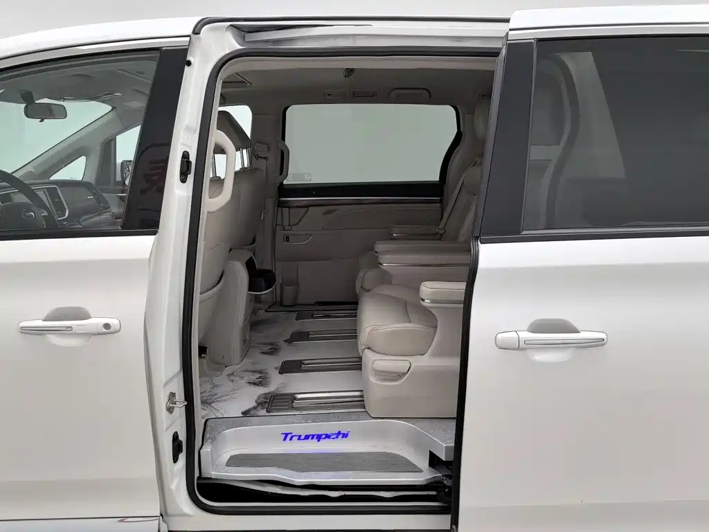 GAC Motor Trumpchi M8