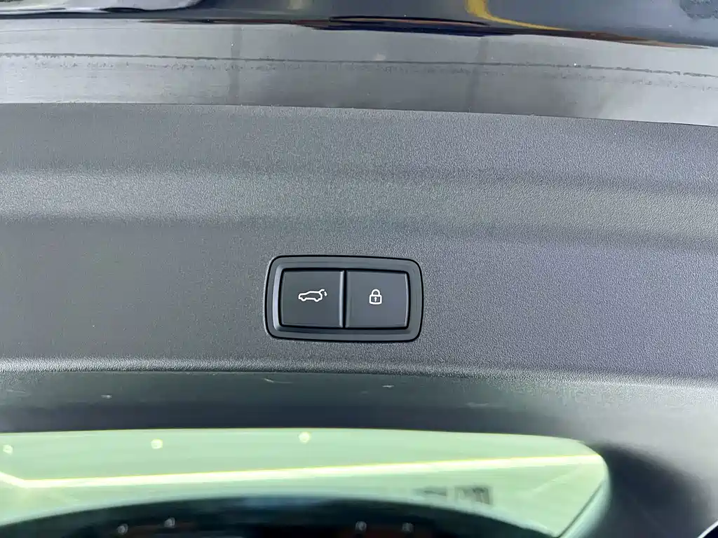 Li Auto Li L8