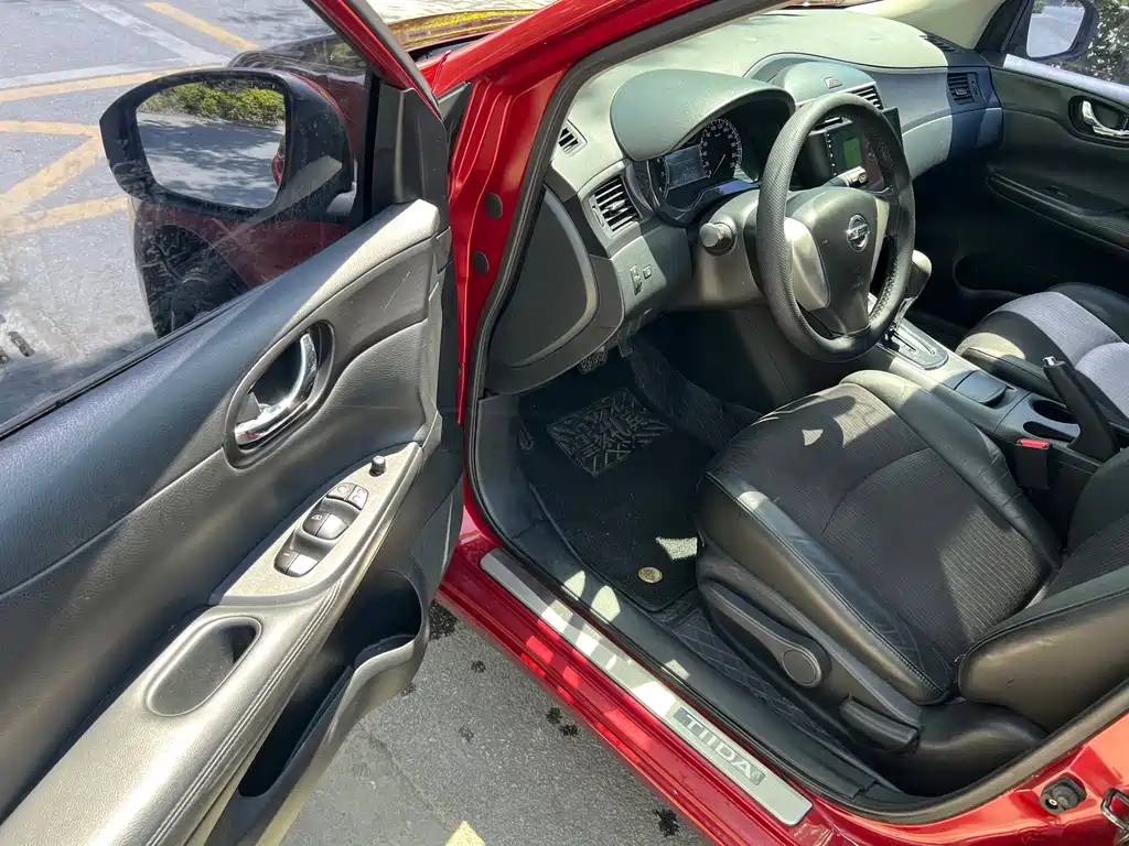 Nissan Tiida